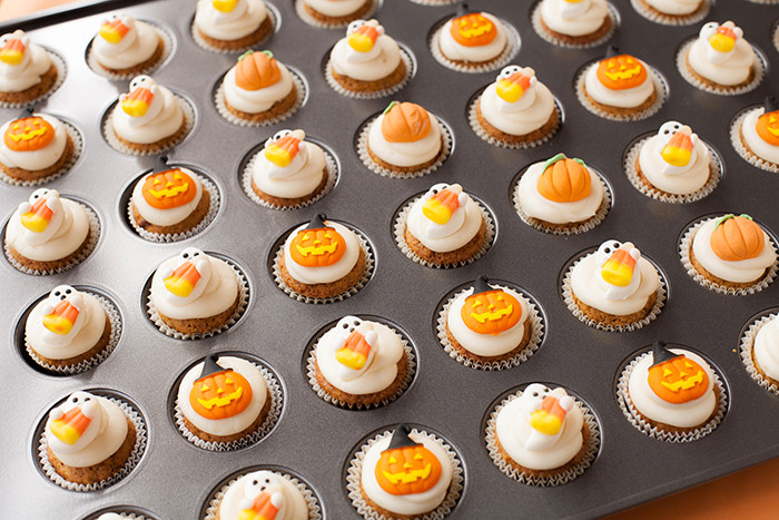 Mini Halloween Cupcakes
 Pumpkin Spice Mini Cupcakes with Cream Cheese Frosting