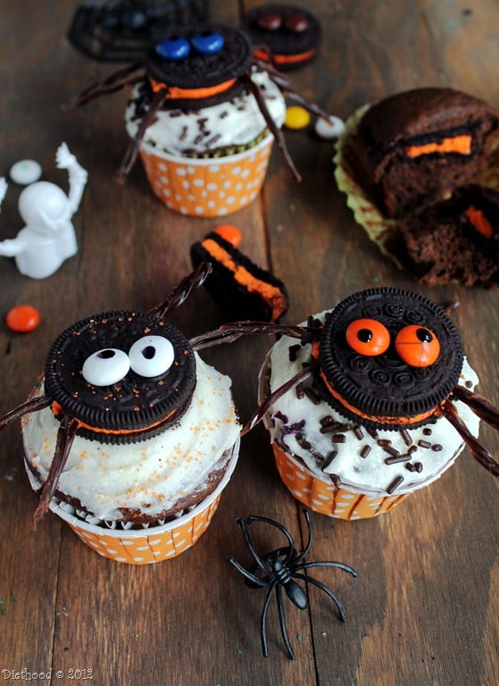 Oreo Halloween Cookies
 Spider Oreo Cupcakes