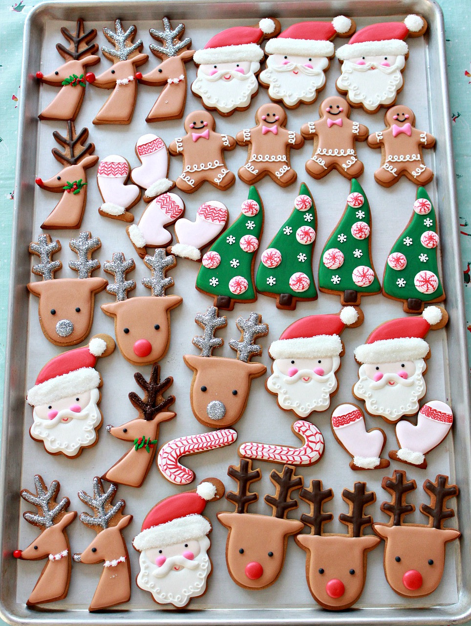 Pictures Of Christmas Cookies
 Video How to Decorate Christmas Cookies Simple Designs