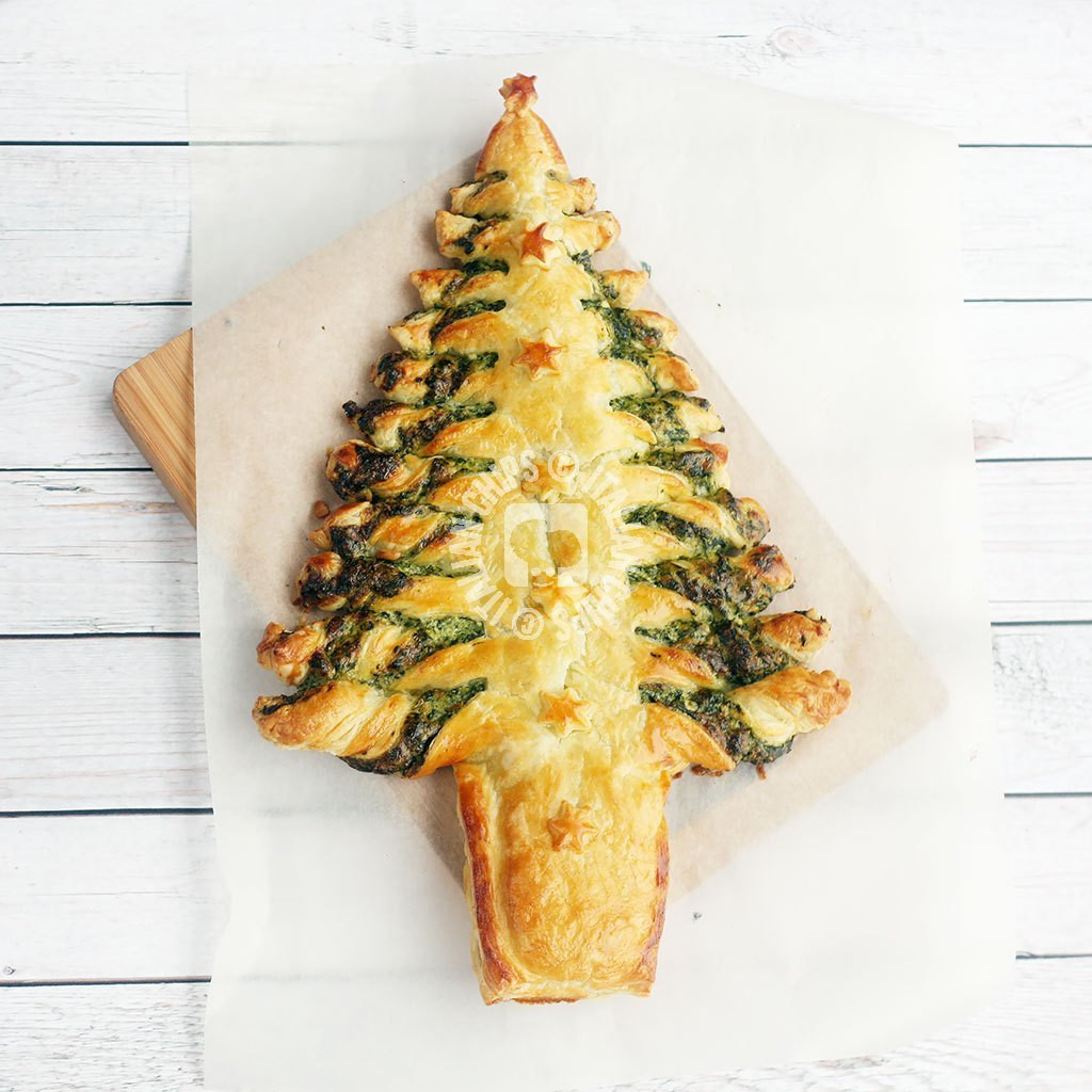 Pizza Dough Spinach Dip Christmas Tree
 A Christmas Spinach Tree