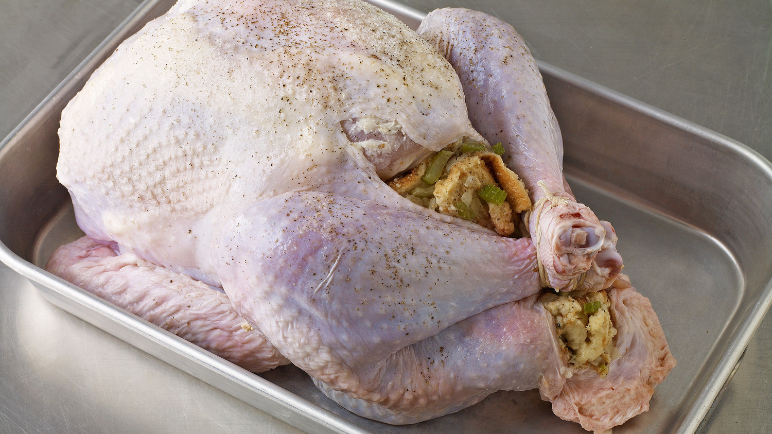 Prepare A Turkey For Thanksgiving
 How to Stuff and Prepare Your Thanksgiving Turkey
