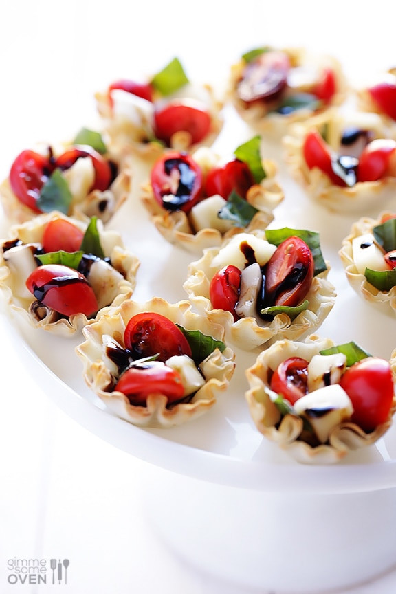 Quick And Easy Christmas Appetizers
 11 Easy Holiday Appetizers You Can Make in 10 Minutes