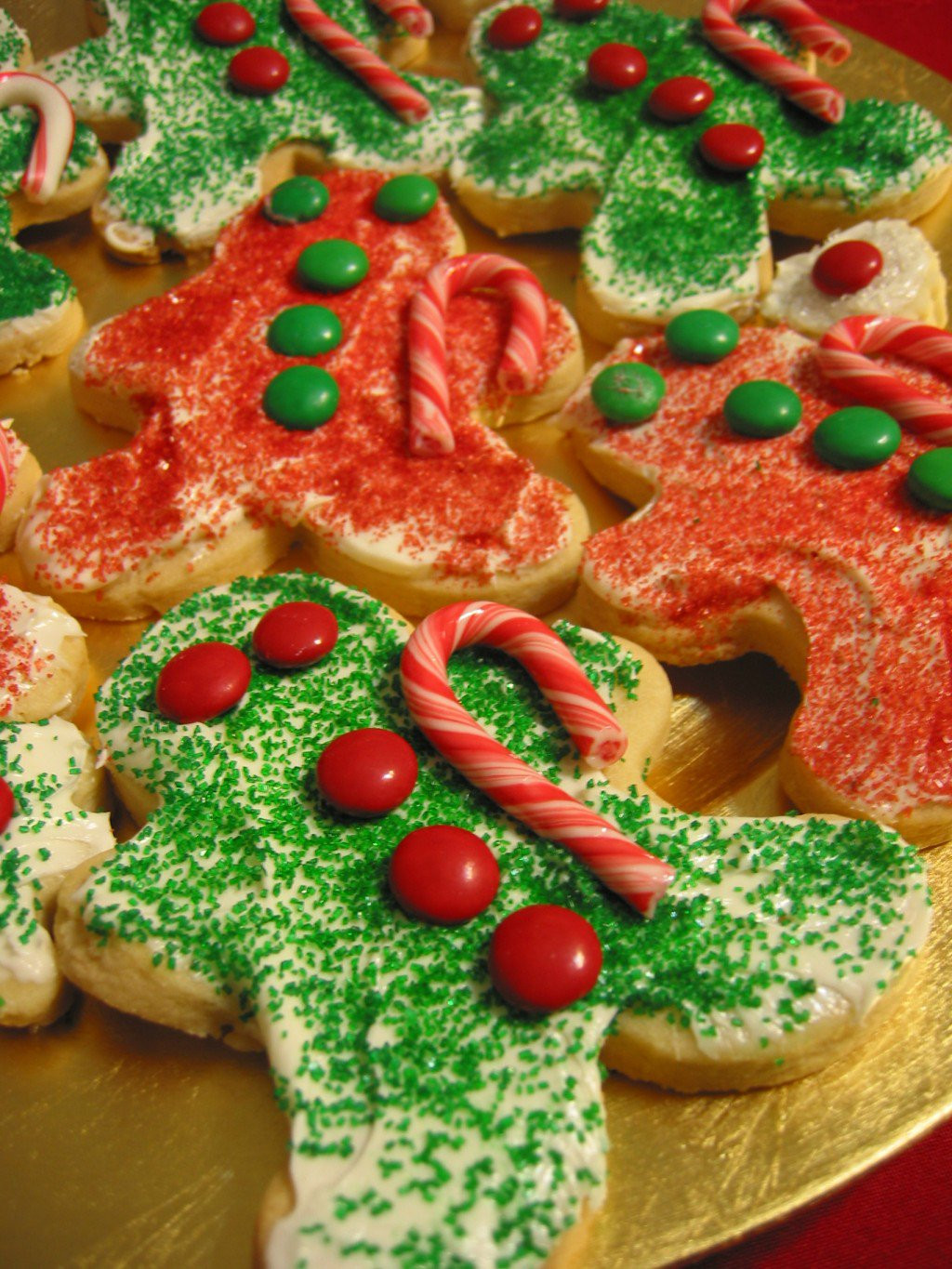 Quick Easy Christmas Cookies
 Decorate Gingerbread Men Quick and Easy Christmas Cookies