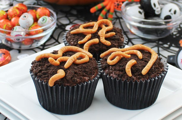 Recipes For Halloween Cupcakes
 16 Halloween cupcake recipes Halloween worm cupcakes