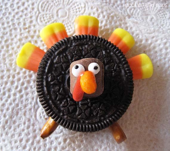 Thanksgiving Turkey Cookies
 Gobble Gobble Oreo Turkeys Cookies and Cups