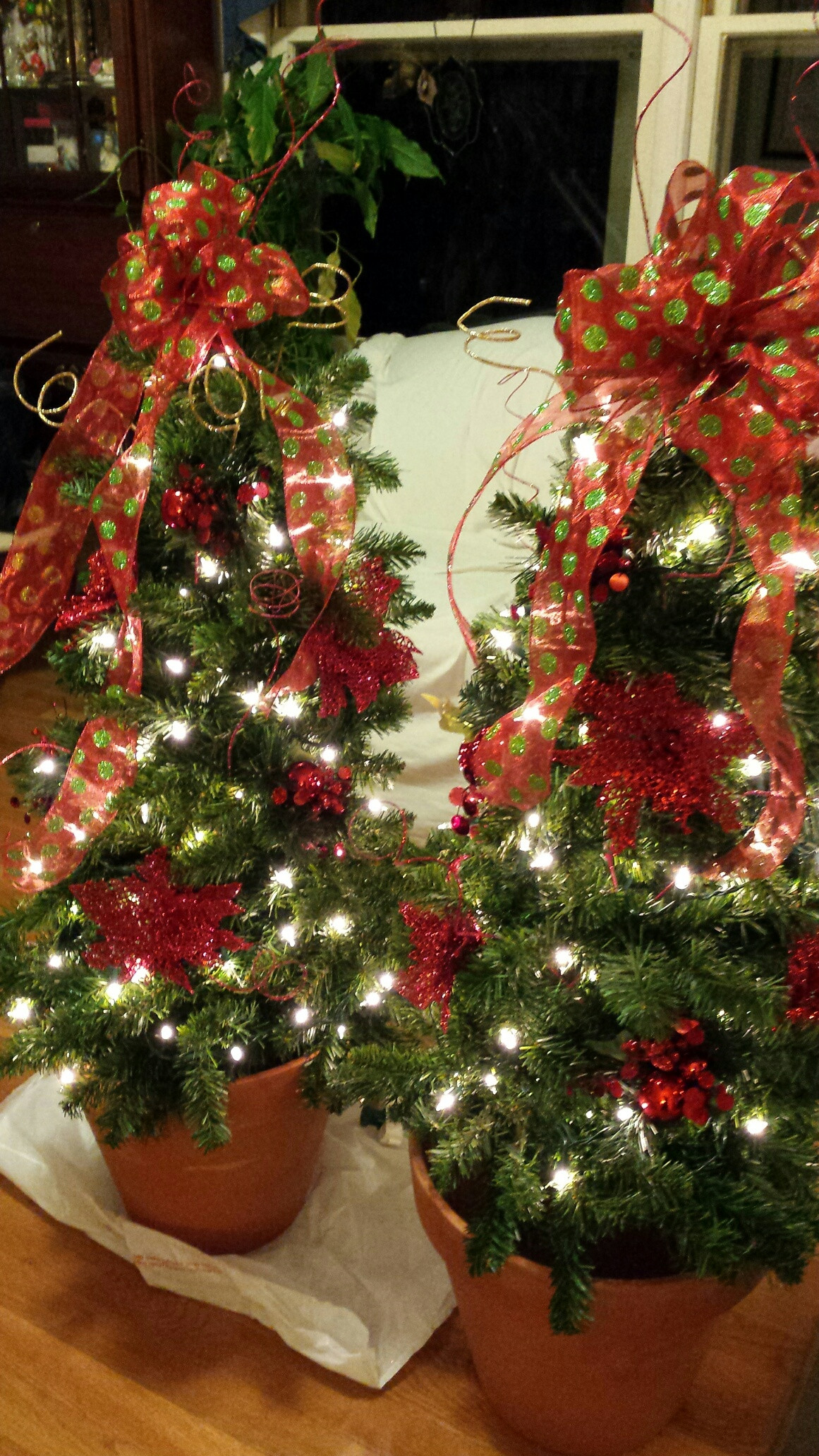 Tomato Cage Christmas Tree
 Tomato Cage Christmas Trees – Wendy Jane Creations
