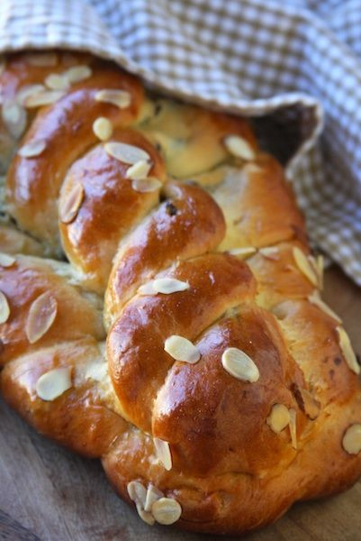 Traditional Christmas Sweet Bread
 Vanocka – Traditional Czech Sweet Bread