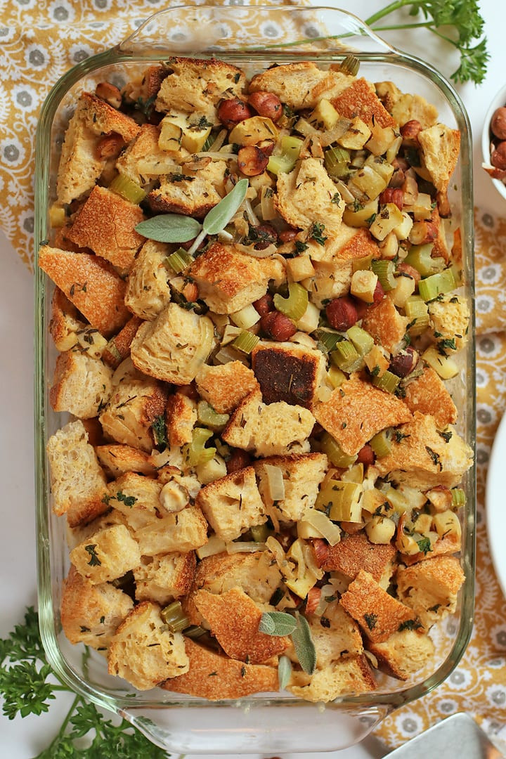 Vegan Stuffing For Thanksgiving
 Vegan Stuffing with Apples and Hazelnuts