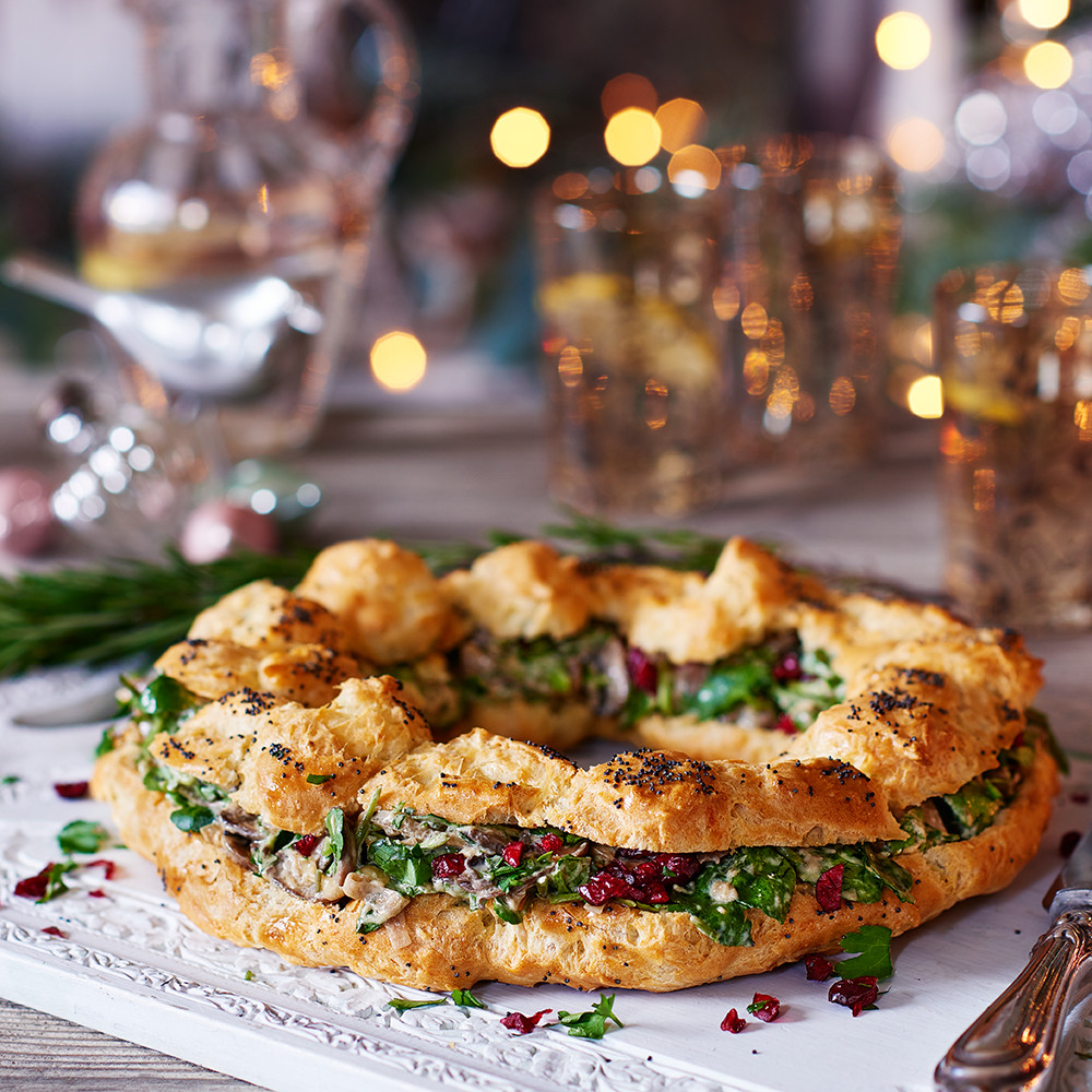 Vegetarian Christmas Appetizers
 Ve arian Christmas recipes Cheesy choux crown Good
