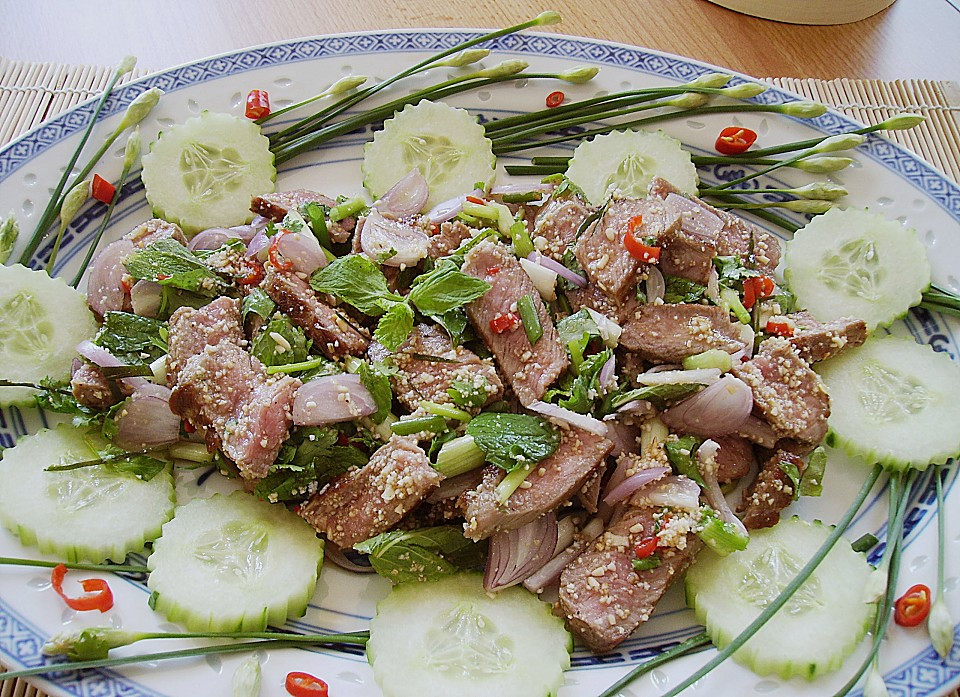 Waterfall Beef Salad
 Thai Rindfleisch Salat mit Minze und Koriander