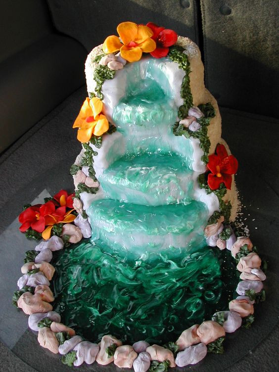 Waterfall Wedding Cakes
 Every tier is a waterfall It s a Coldplay cake